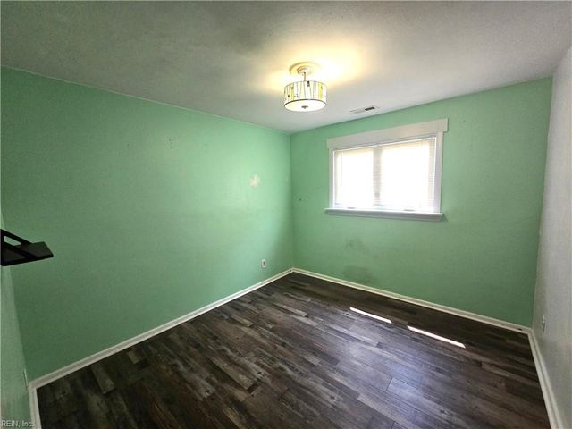 4721 Lonewillow LN, Virginia Beach, VA 23455