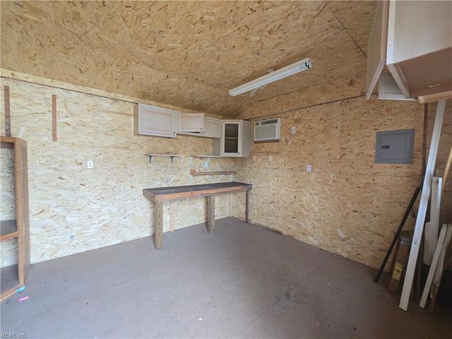 4721 Lonewillow LN, Virginia Beach, VA 23455