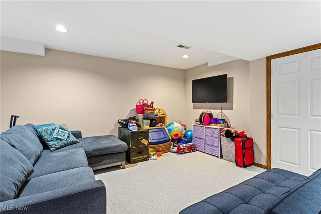 17834 Princeton Circle, Strongsville, OH 44149