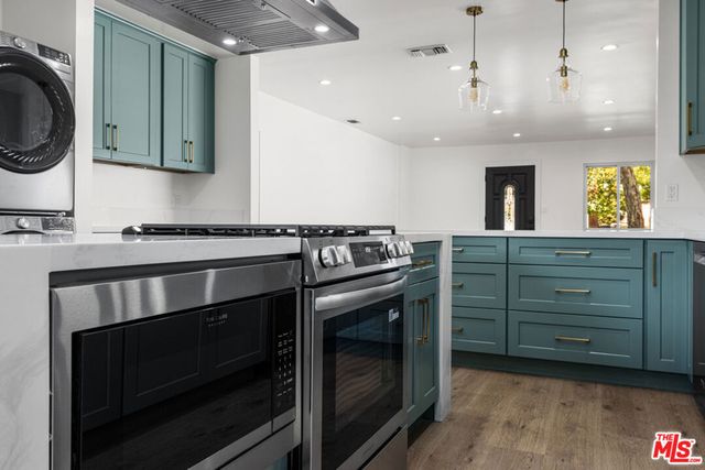 238 Thorne Street, Los Angeles, CA 90042