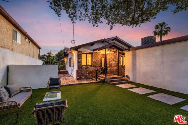 238 Thorne Street, Los Angeles, CA 90042