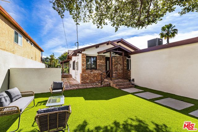 238 Thorne Street, Los Angeles, CA 90042