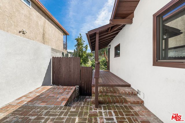 238 Thorne Street, Los Angeles, CA 90042