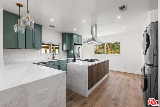 238 Thorne Street, Los Angeles, CA 90042