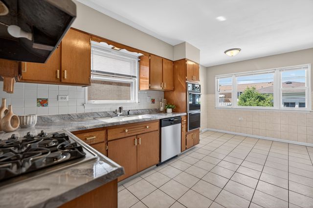 9134 Chestnut Avenue, Franklin Park, IL 60131