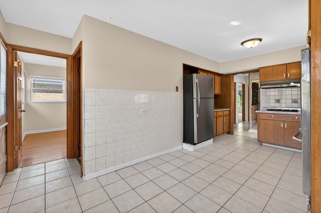 9134 Chestnut Avenue, Franklin Park, IL 60131