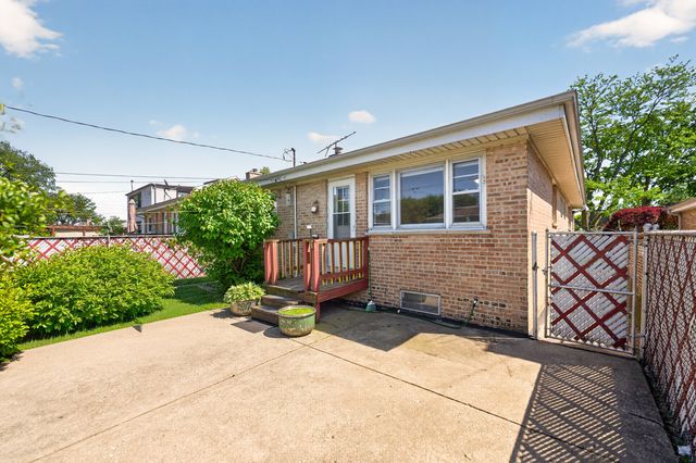 9134 Chestnut Avenue, Franklin Park, IL 60131