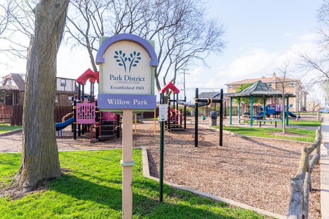 9134 Chestnut Avenue, Franklin Park, IL 60131