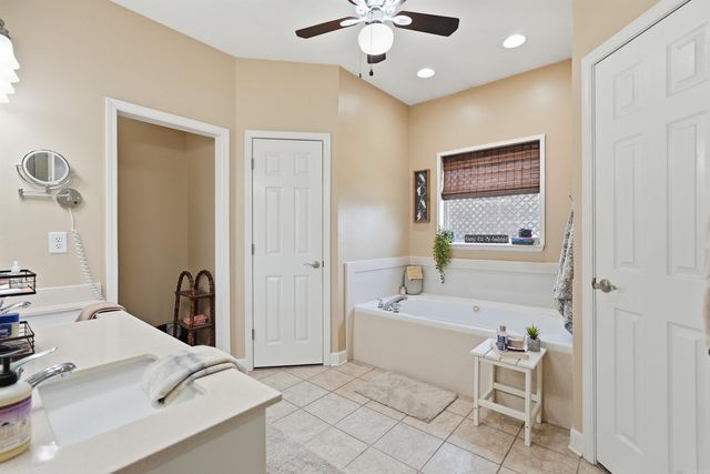 35 Applewood Dr, Cabot, AR 72023