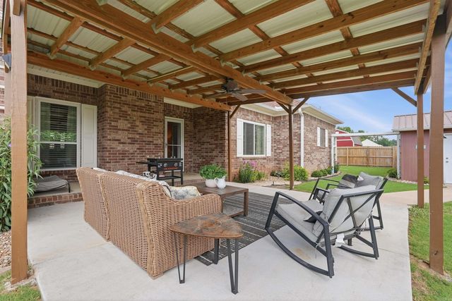 35 Applewood Dr, Cabot, AR 72023