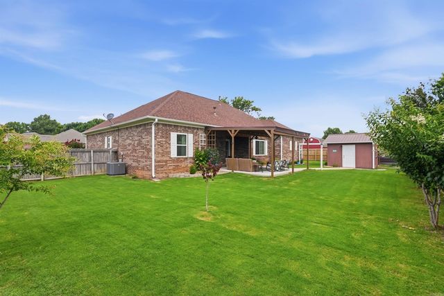 35 Applewood Dr, Cabot, AR 72023