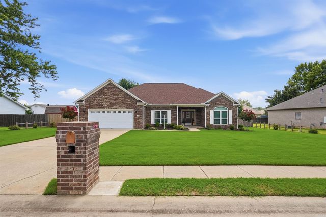 35 Applewood Dr, Cabot, AR 72023