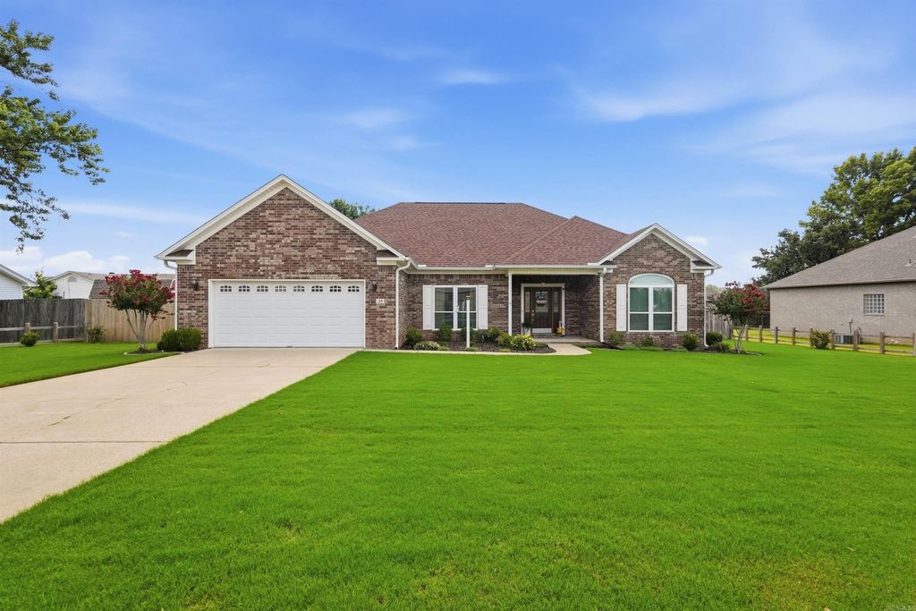 35 Applewood Dr, Cabot, AR 72023