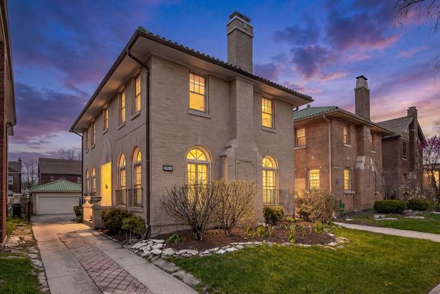 1215 N Linden Avenue, Oak Park, IL 60302