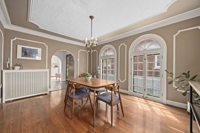 1215 N Linden Avenue, Oak Park, IL 60302