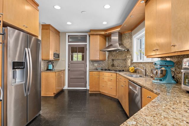 1215 N Linden Avenue, Oak Park, IL 60302