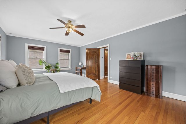 1215 N Linden Avenue, Oak Park, IL 60302