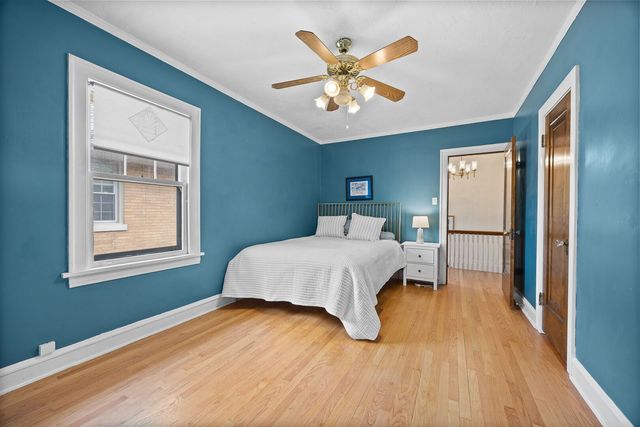 1215 N Linden Avenue, Oak Park, IL 60302