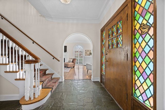 1215 N Linden Avenue, Oak Park, IL 60302