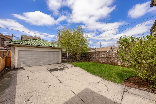 1215 N Linden Avenue, Oak Park, IL 60302