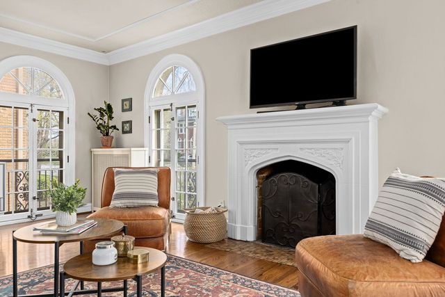 1215 N Linden Avenue, Oak Park, IL 60302