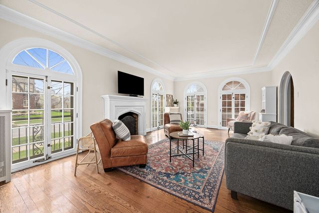 1215 N Linden Avenue, Oak Park, IL 60302