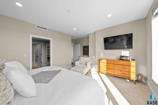 350 S Main Ave Avenue 504, Sioux Falls, SD 57105