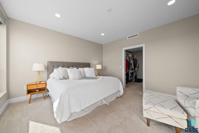 350 S Main Ave Avenue 504, Sioux Falls, SD 57105