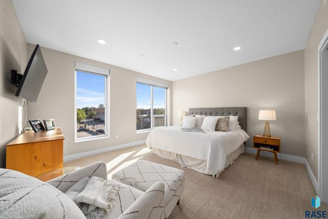 350 S Main Ave Avenue 504, Sioux Falls, SD 57105