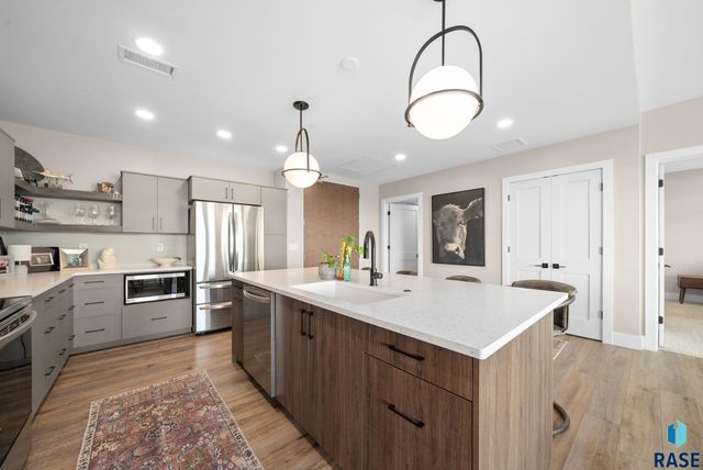 350 S Main Ave Avenue 504, Sioux Falls, SD 57105