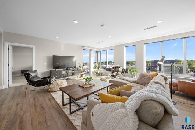 350 S Main Ave Avenue 504, Sioux Falls, SD 57105