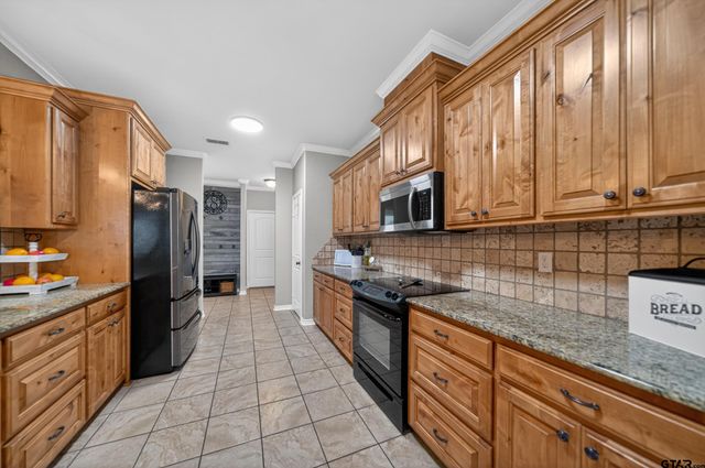 702 Jaxon Drive, Whitehouse, TX 75791