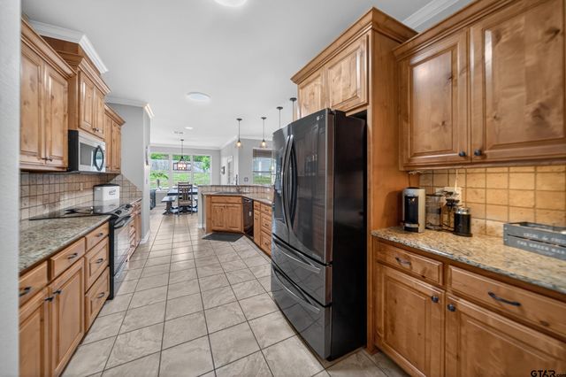 702 Jaxon Drive, Whitehouse, TX 75791