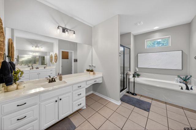 702 Jaxon Drive, Whitehouse, TX 75791