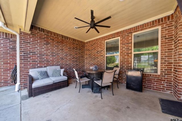 702 Jaxon Drive, Whitehouse, TX 75791