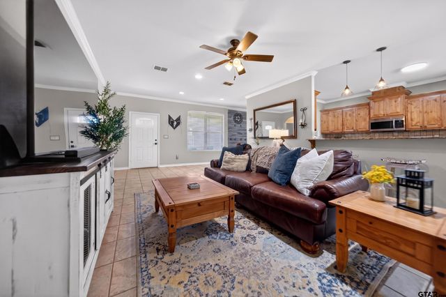 702 Jaxon Drive, Whitehouse, TX 75791