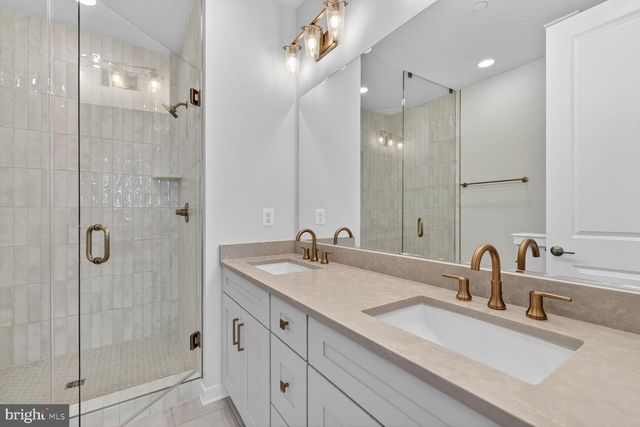 4973 LACHLAN MEWS, Alexandria, VA 22304