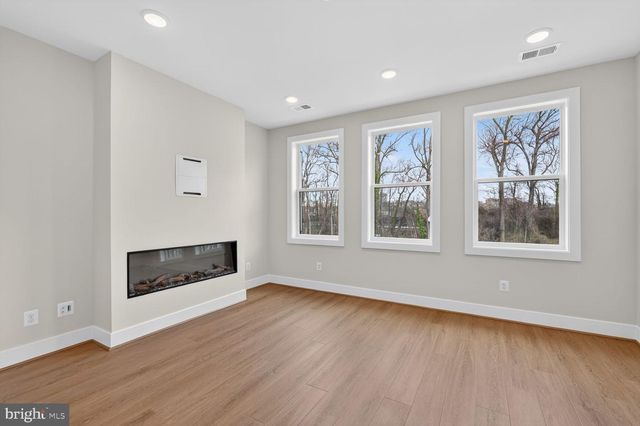 4973 LACHLAN MEWS, Alexandria, VA 22304