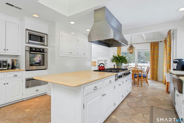 18 Pasture Lane, Darien, CT 06820