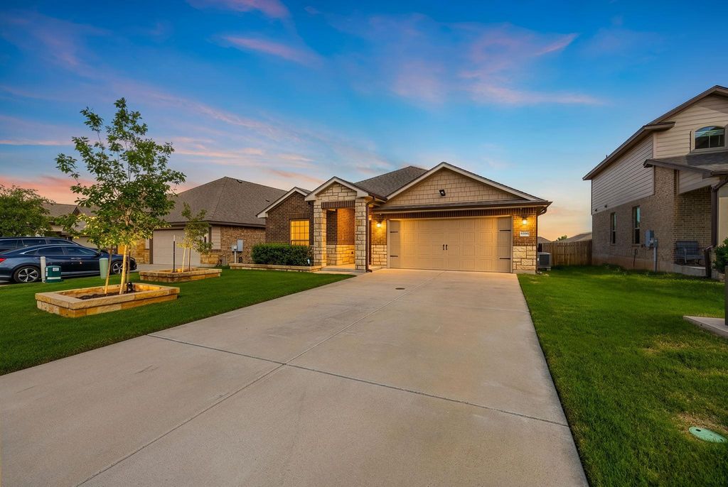 6166 Lavaca DR, Belton, TX 76513