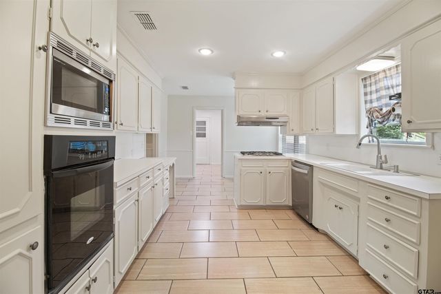 1112 Pollard Dr., Tyler, TX 75701