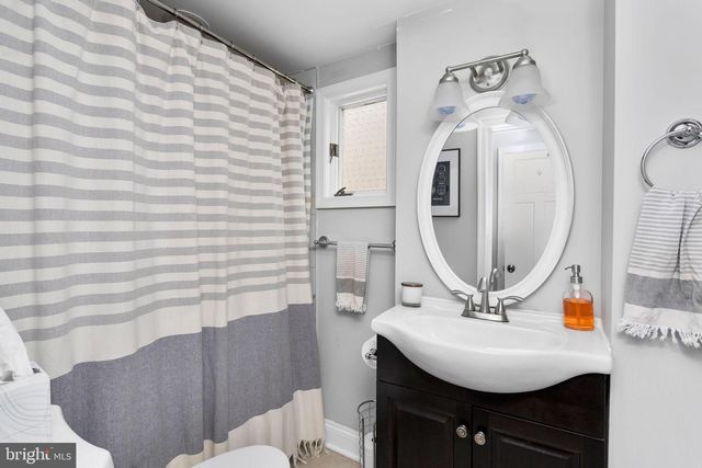 163 2ND ST, Bordentown, NJ 08505