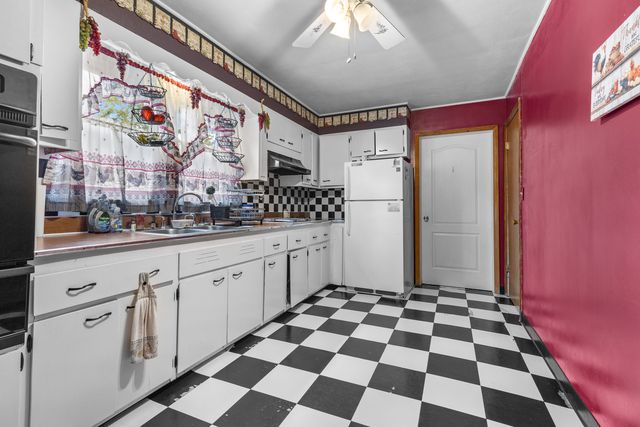 2929 23rd Street, Rockford, IL 61109