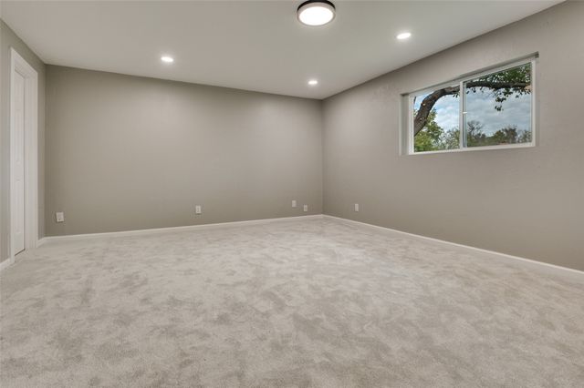 4820 Briarwood Lane, Fort Worth, TX 76103