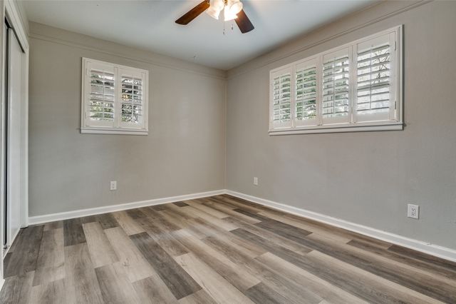 4820 Briarwood Lane, Fort Worth, TX 76103