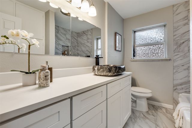 4820 Briarwood Lane, Fort Worth, TX 76103
