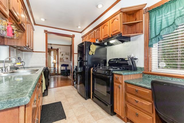 1351 Gordon Avenue, Calumet City, IL 60409