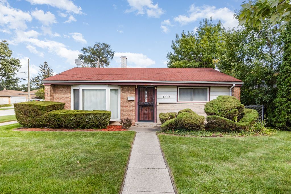 1351 Gordon Avenue, Calumet City, IL 60409