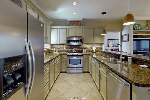 9223 Brookwater Circle, College Station, TX 77845