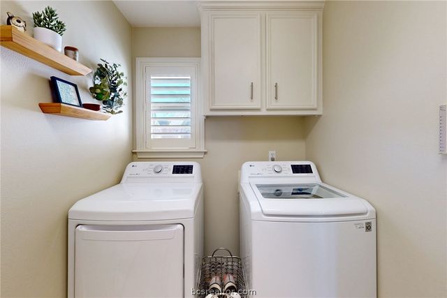 9223 Brookwater Circle, College Station, TX 77845